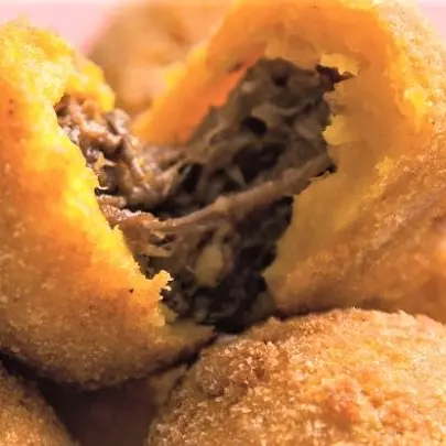 Bolinho de Costela
