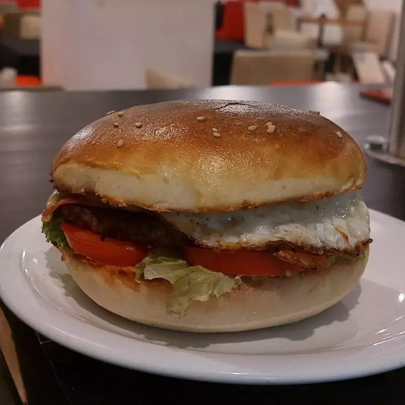 HAMBURGUESA COMPLETA