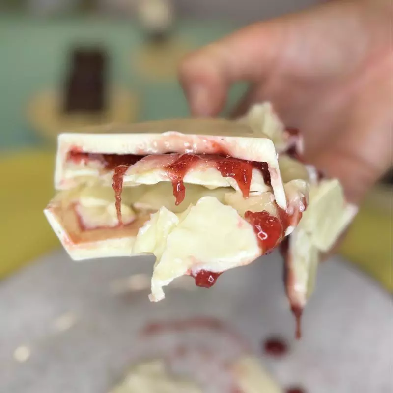 Ovo Barra Recheada 200g