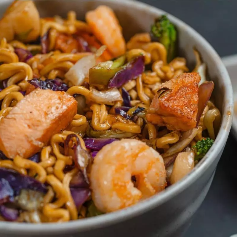 Yakisoba frutos do mar