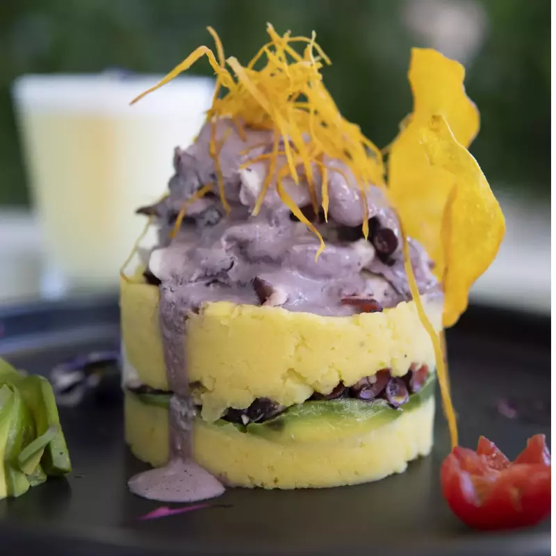 Causa limeña de pulpo al olivo