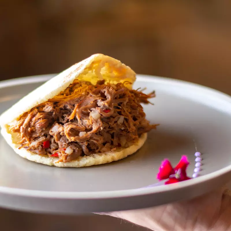 Arepa Carne Mechada