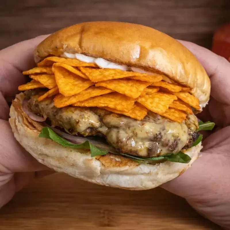 14 - DORITOS BURGER