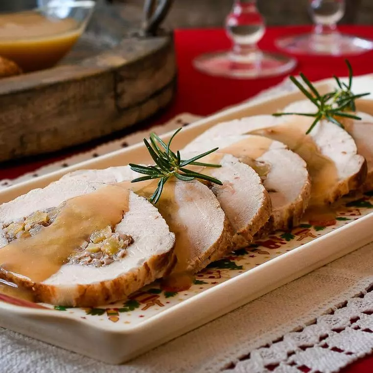 Rollo de Cerdo Salsa de Pimientos