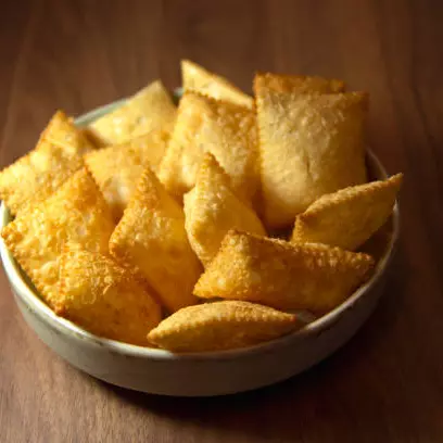 PASTELZINHO DE FRANGO