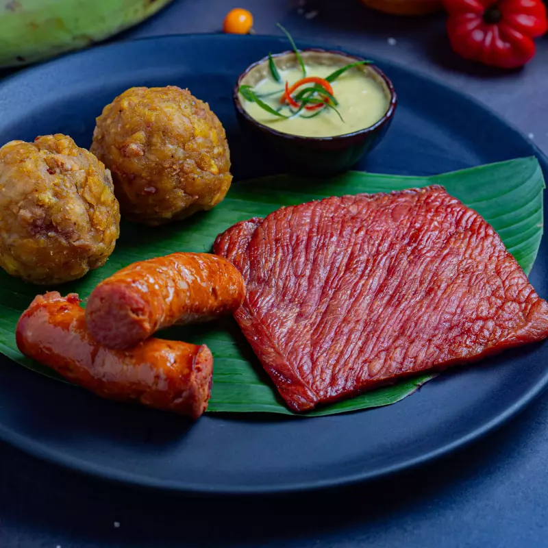 Tacacho con cecina mixto