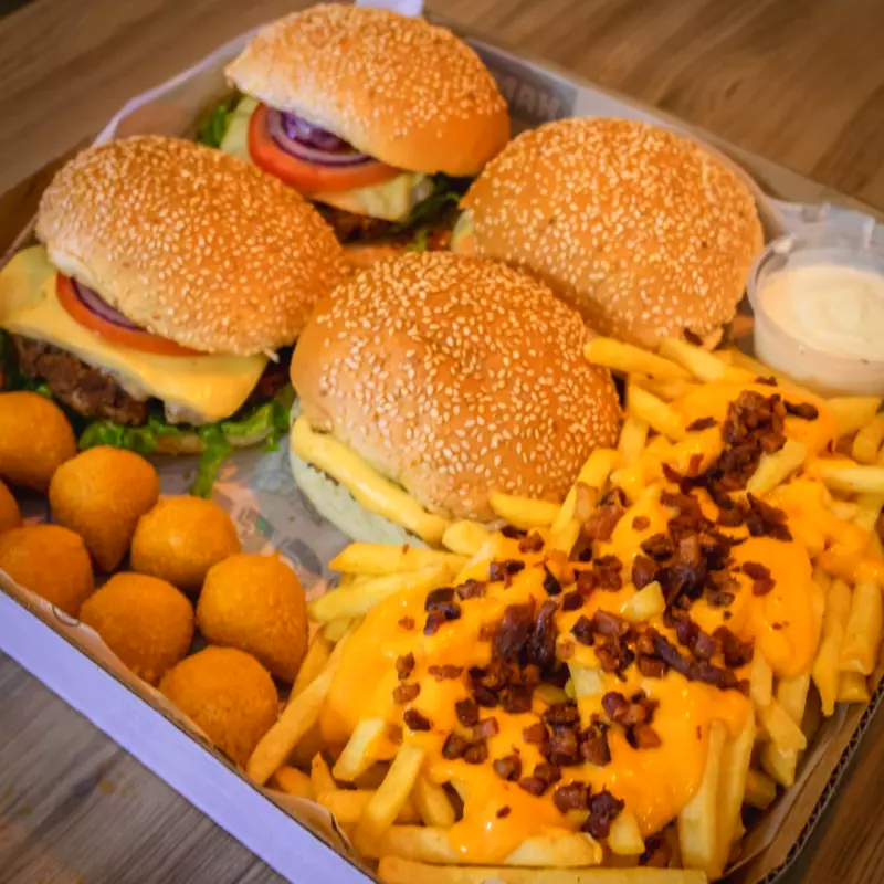 COMBO FAMÍLIA (serve 4 )só delivery