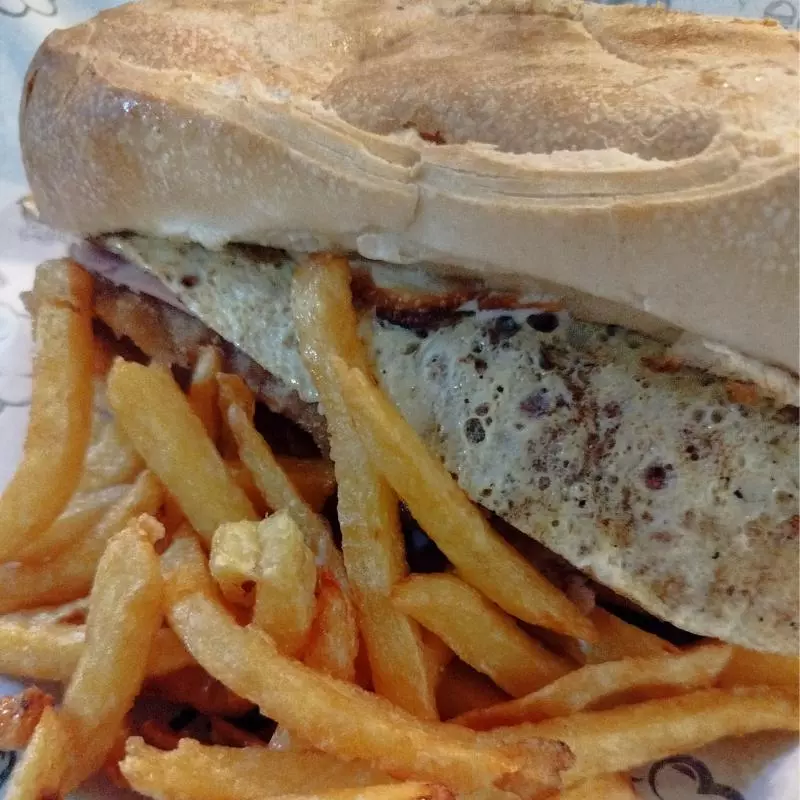 Sándwich de mila con fritas