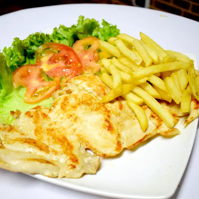 FILETE DE PECHUGA A LA PLANCHA