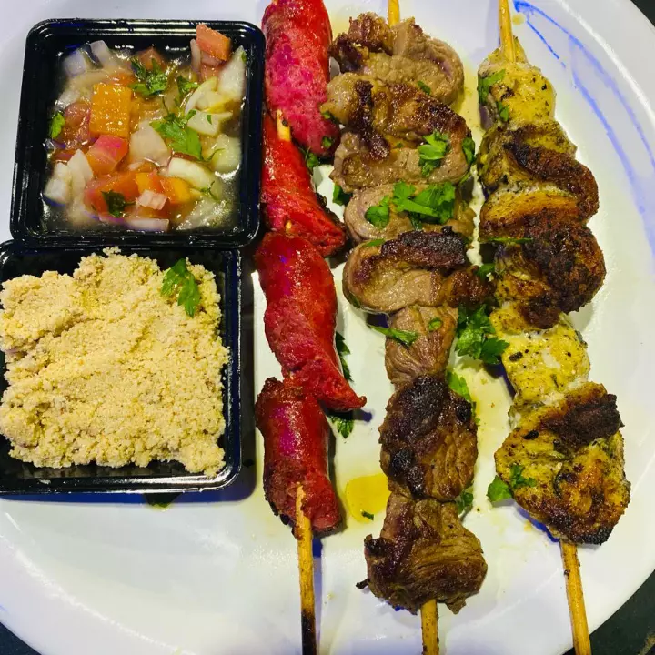 Espetinhos trio
