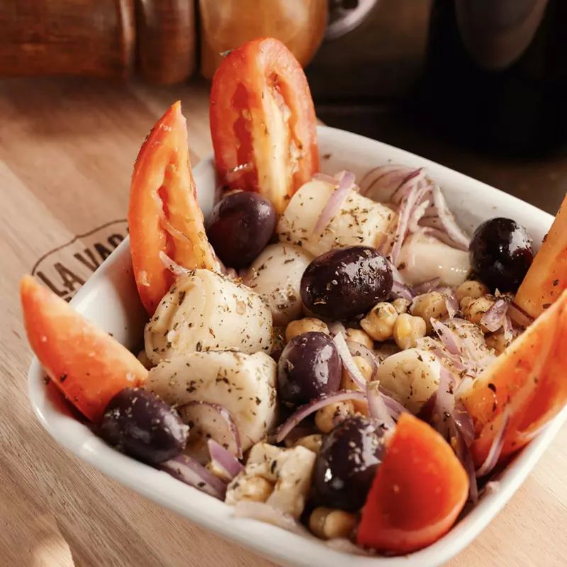 HEARTS OF PALM AND CHICKPEA SALAD