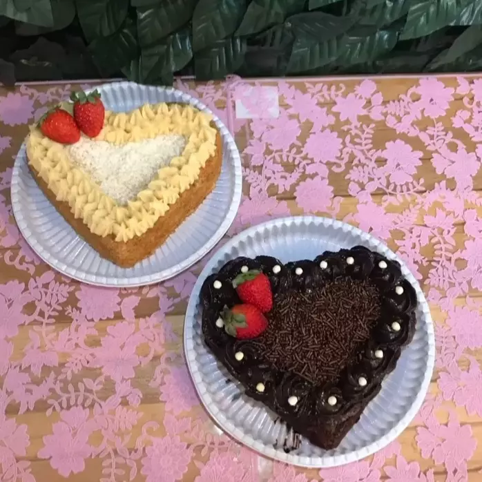 Bolo piscina de creme de ninho