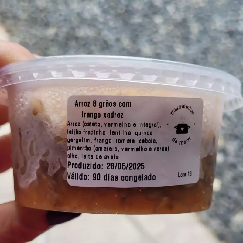 Arroz 8 grãos com frango xadrez