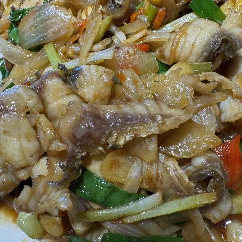 SALTEADO FILETE DE PESCADO 爆炒脆肉鱼片