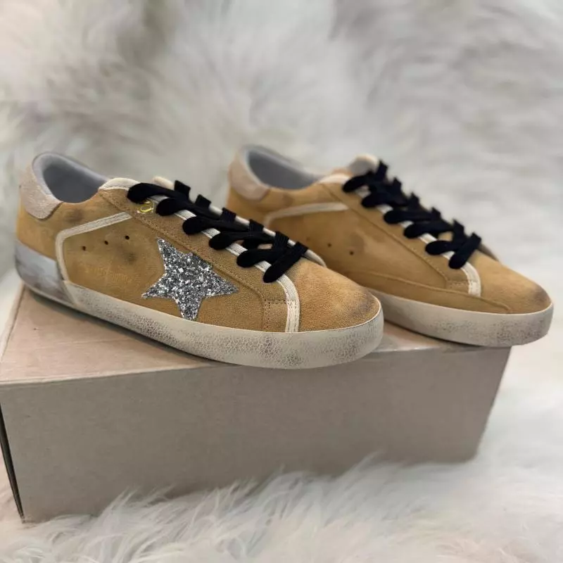 GOLDEN GOOSE BEIGE