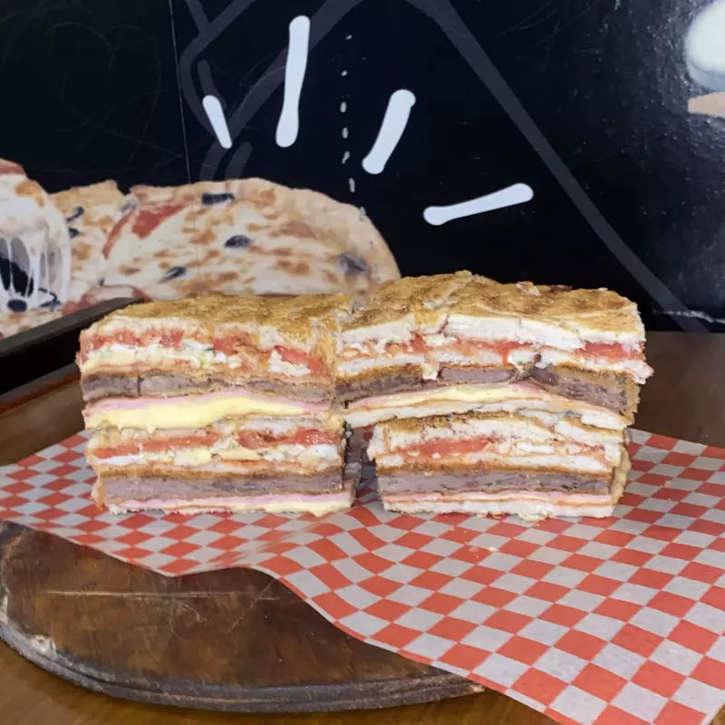 𝐂𝐀𝐑𝐋𝐈𝐓𝐎 𝐌𝐈𝐋𝐀𝐍𝐄𝐒𝐀