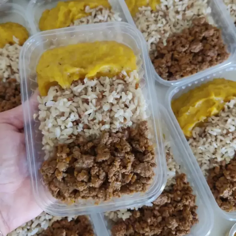 Carne moída com purê de banana(copy)