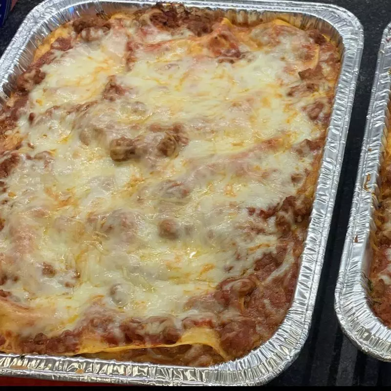 Homemade Lasagna & garlic bread
