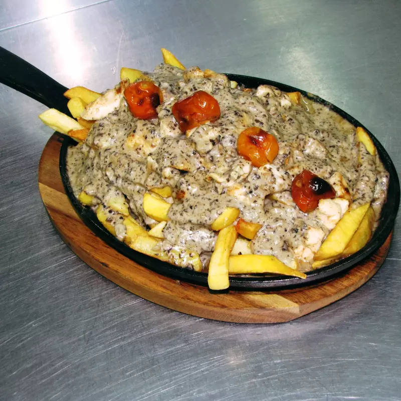 Tabla con Salsa Champiñon .