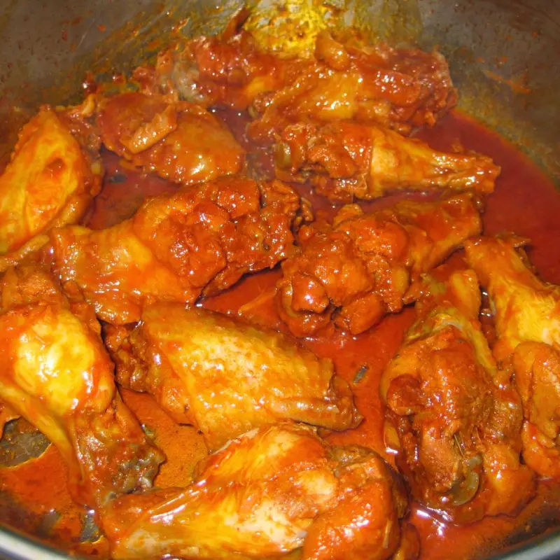 FRANGO AO MOLHO