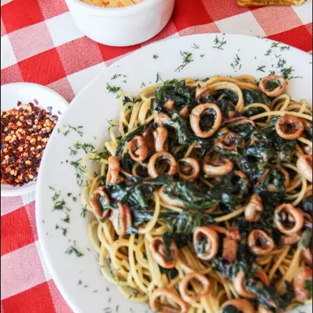 Pasta Calamares Espinaca