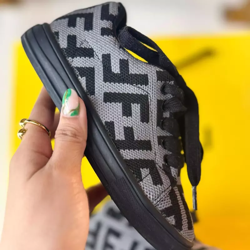 TENIS FENDI GREY BLACK