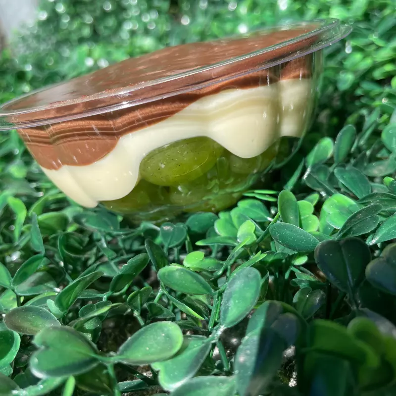 Bombom  de uva aberto