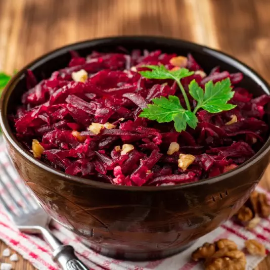 Ensalada de col morada con aioli de