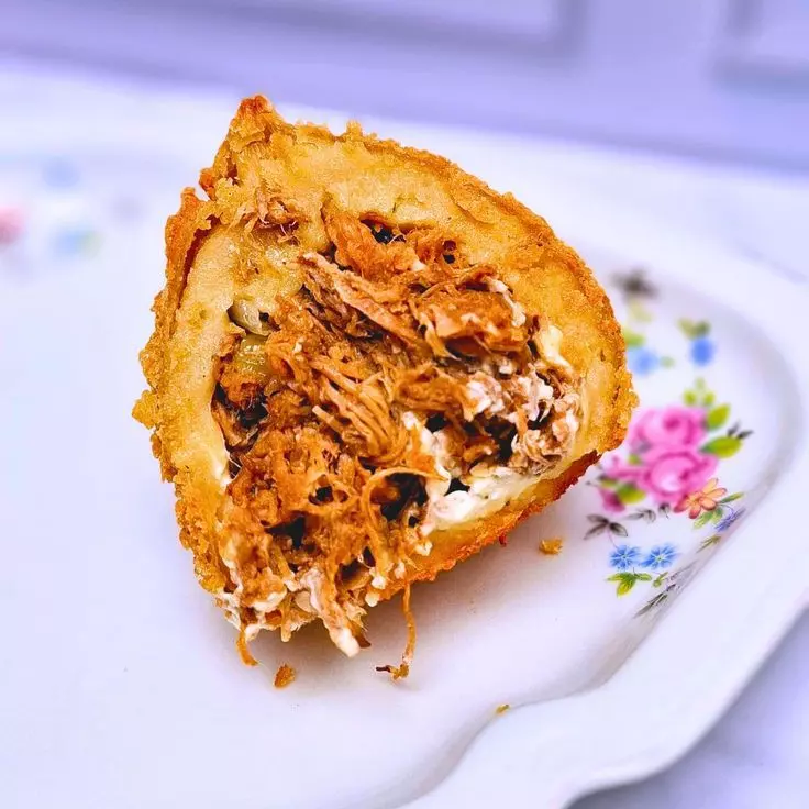 Coxinha de costela com queijo