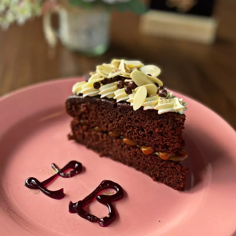 TORTA DE CHOCOLATE COMBINADA.