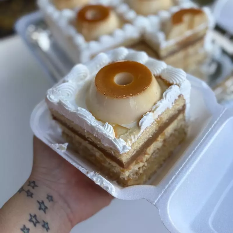 Super fatia pudim inteiro