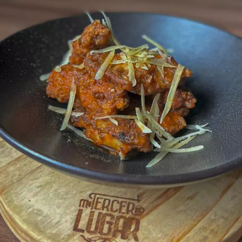 ALITAS EN SALSA NAPOLITANA