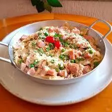 Cubinhos de frango ao molho de bacon