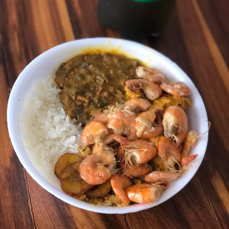 CAMARÃO ALHO E ÓLEO