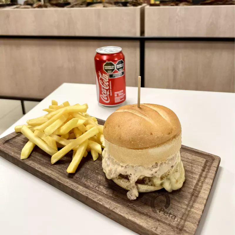 Hamburguesa/Papas/Coca