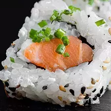Uramaki Salmão (12 Rolls)