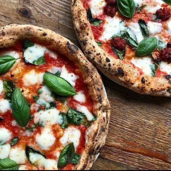 Pizza de cochinita pibil