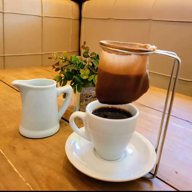 Café Tradicional coado na mesa 40ml