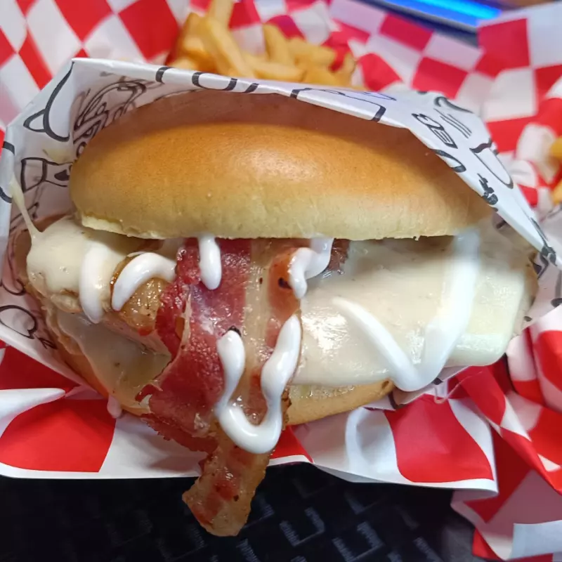 Pollo VIP + Papas Fritas