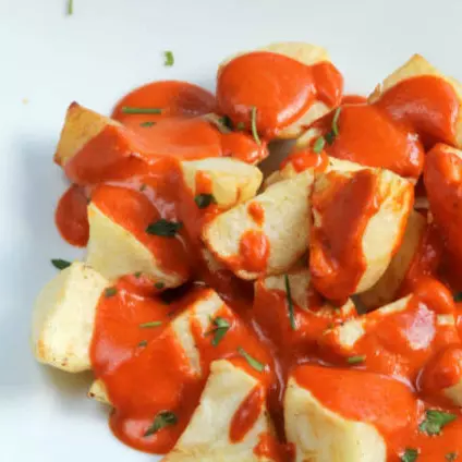 Bravas con Salsa