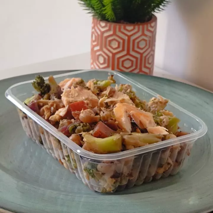 Salada de Salmão com grão de bico(copy)