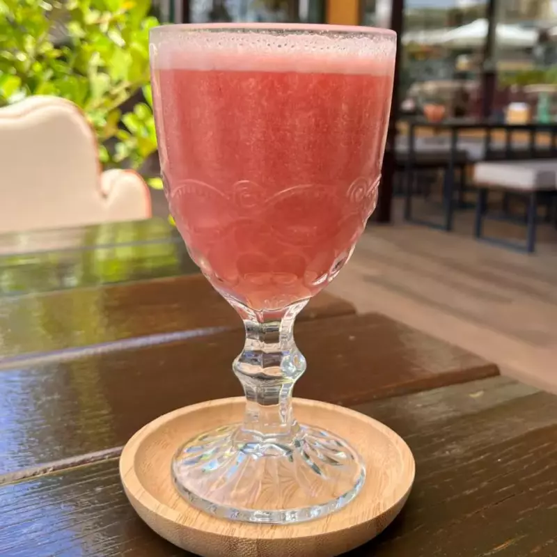 Suco de morango e banana natural