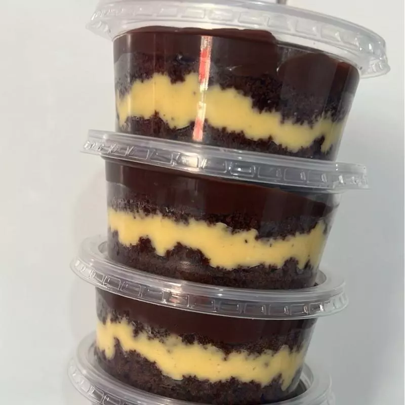 Bolo de pote maracujá com chocolate