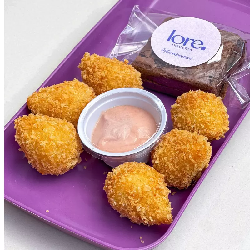 Porção de Coxinha + Brownie + Refri