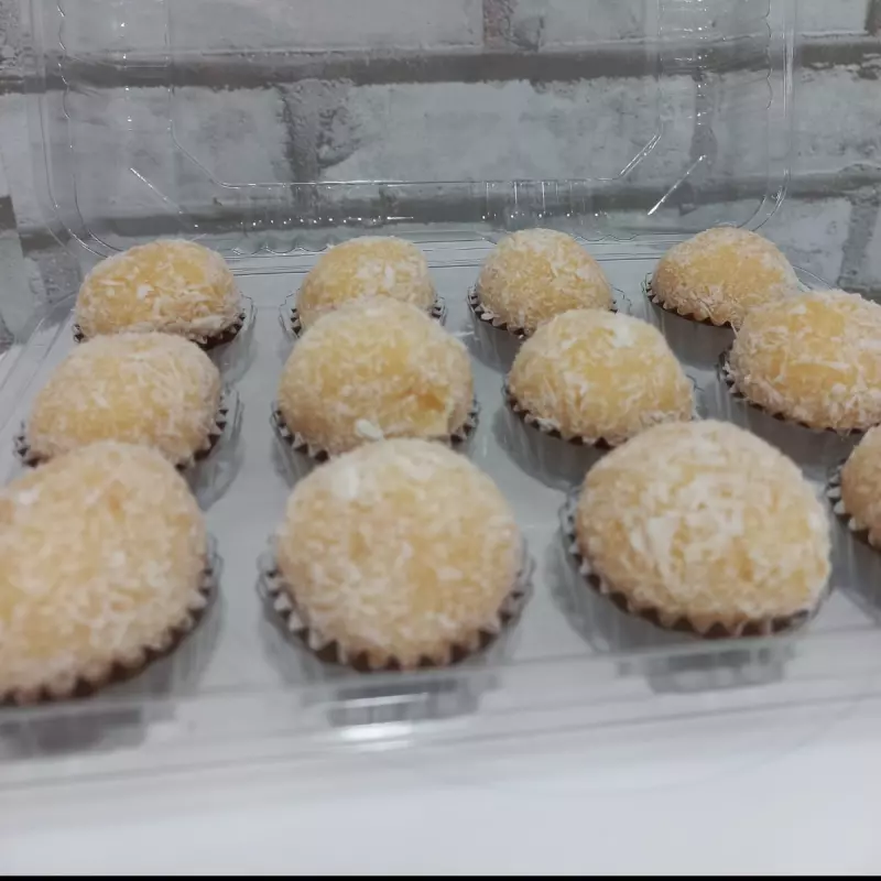 CAIXA COM 12 DOCES NINHO