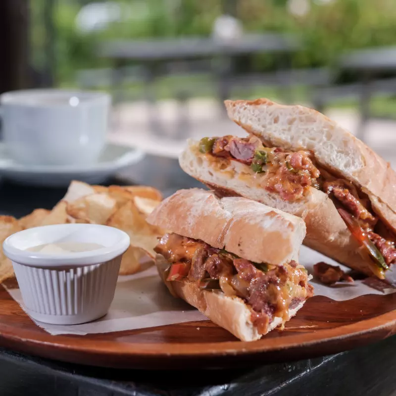 Sandwich de Lomito Salteado