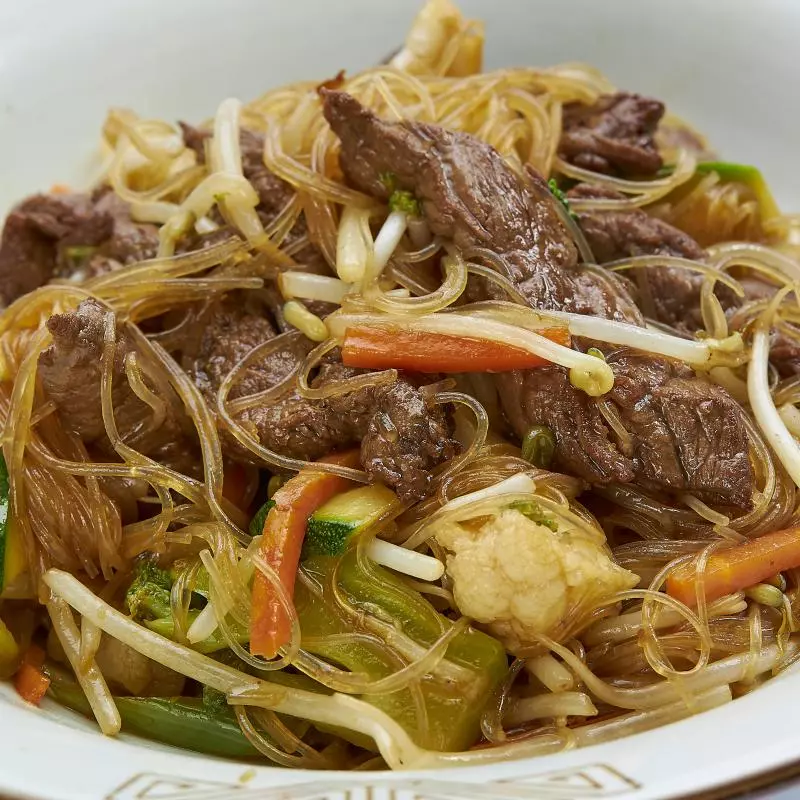 Fideo de Arroz con Filete
