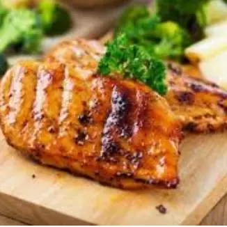 FILÉ DE FRANGO NA CHAPA