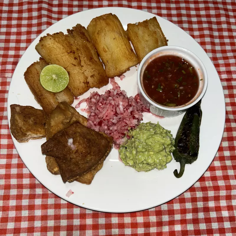 Yuca con chicharron