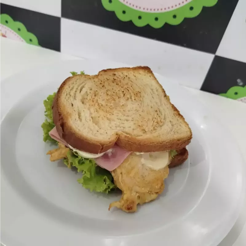 Sanduíche Frango grelhado